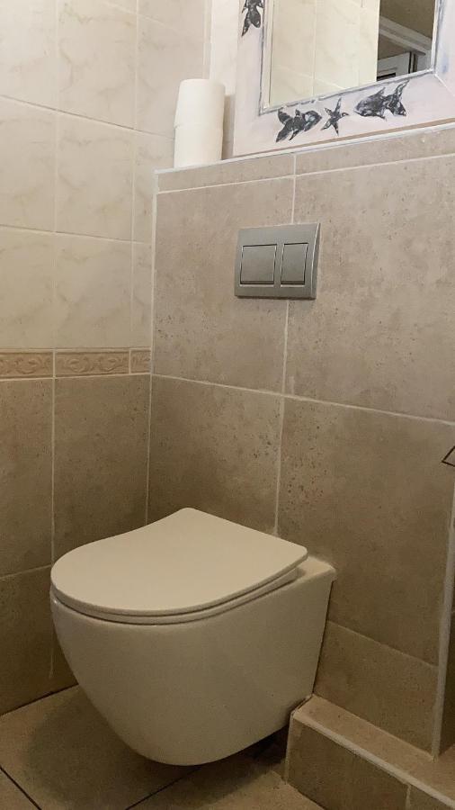 Brown Jug Guest House Германус Екстер'єр фото