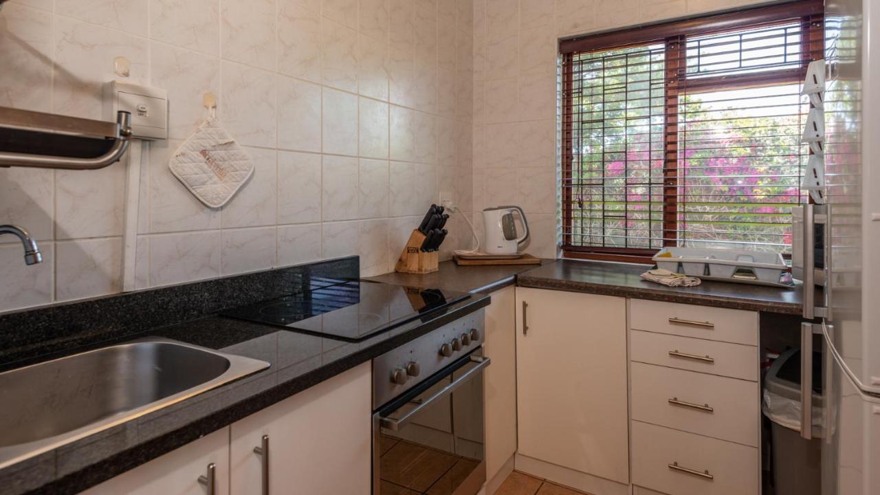 Brown Jug Guest House Германус Екстер'єр фото