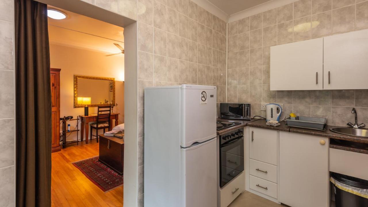Brown Jug Guest House Германус Екстер'єр фото
