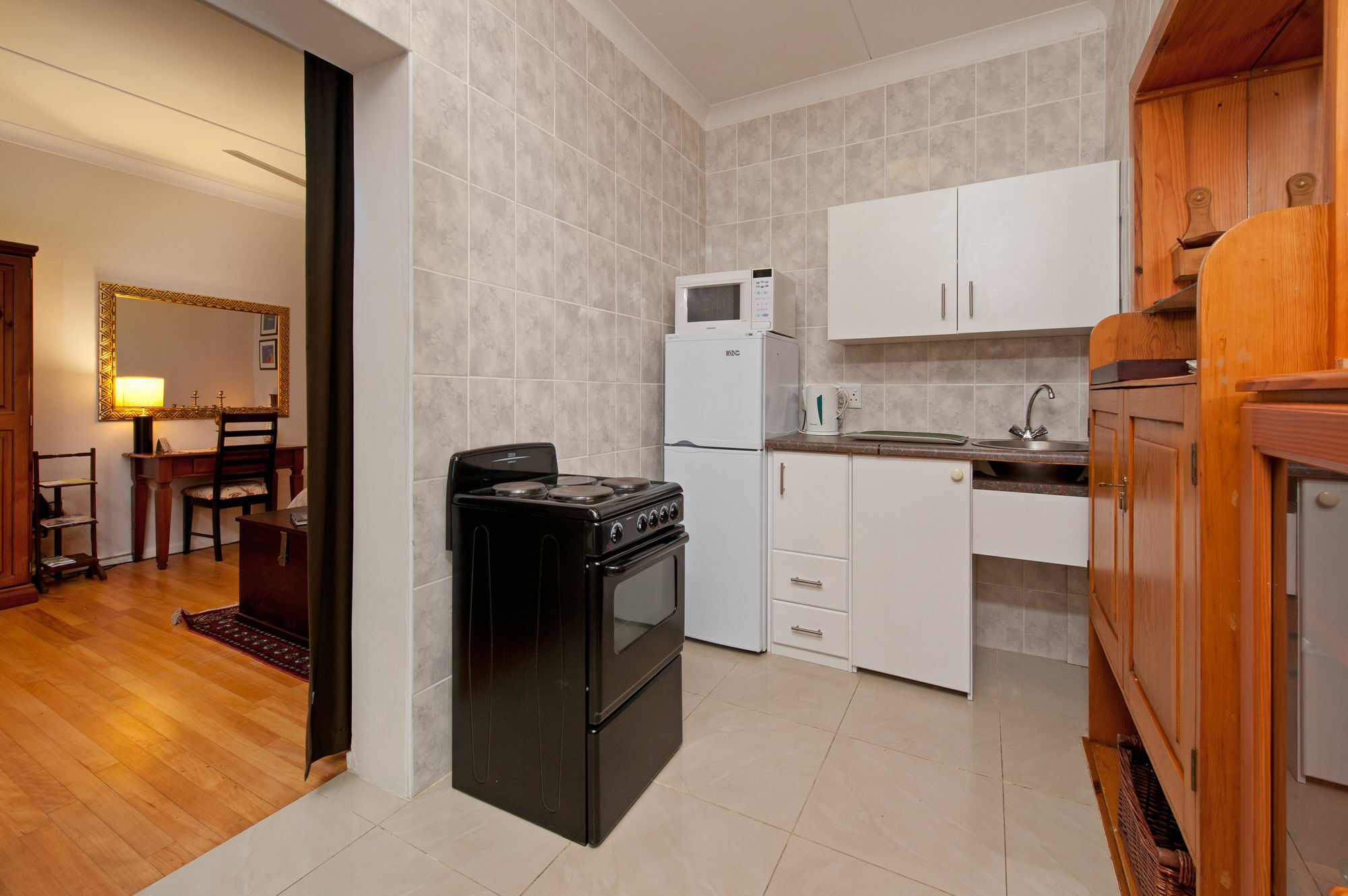 Brown Jug Guest House Германус Екстер'єр фото