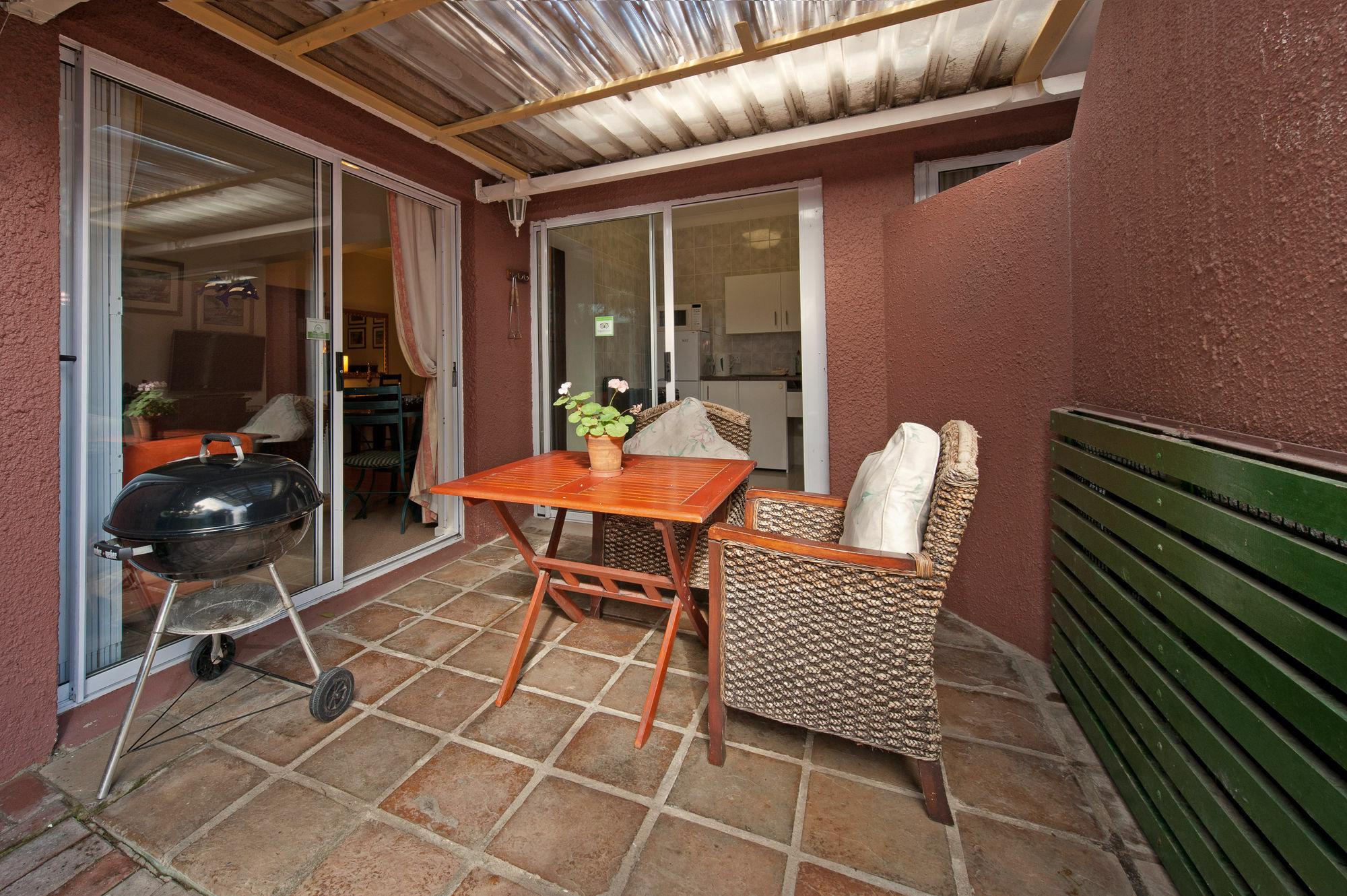 Brown Jug Guest House Германус Екстер'єр фото